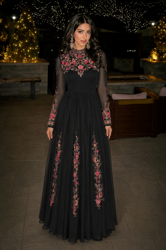 Gul Anarkali in Black