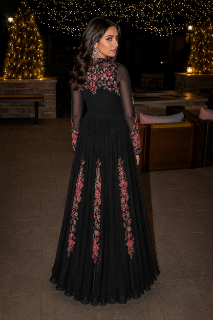 Gul Anarkali in Black